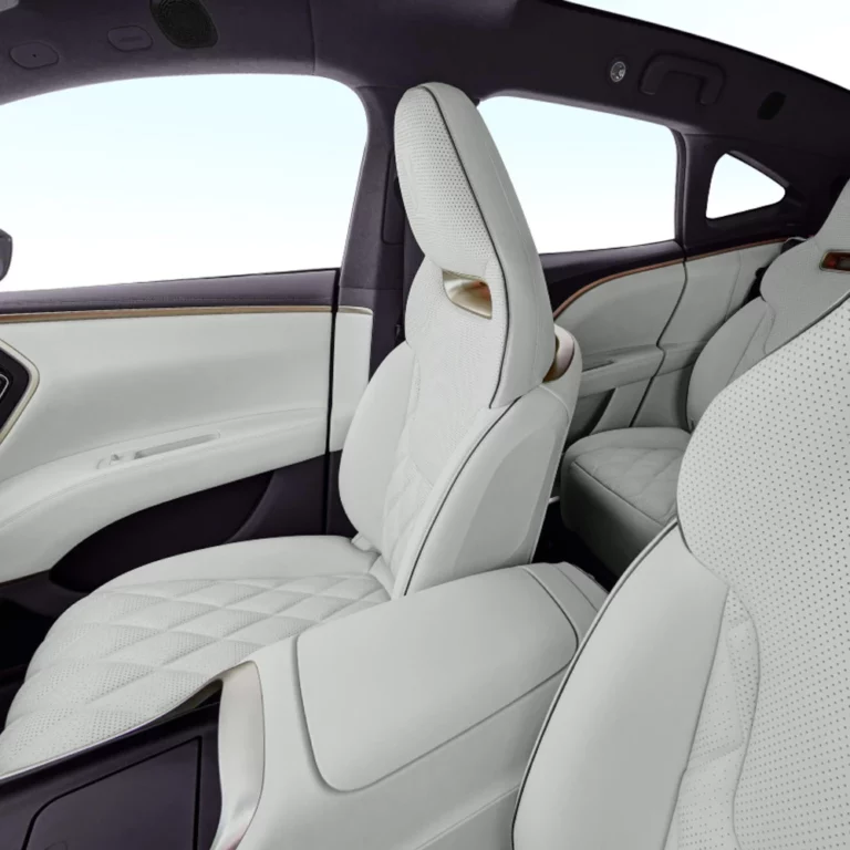 AVATR 11 front seats