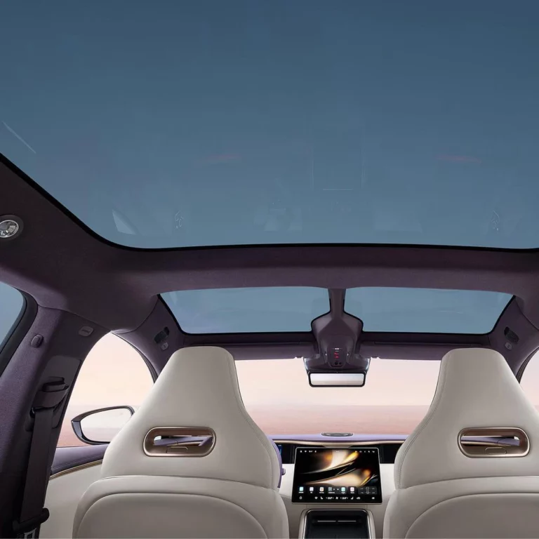 AVATR 11 sunroof