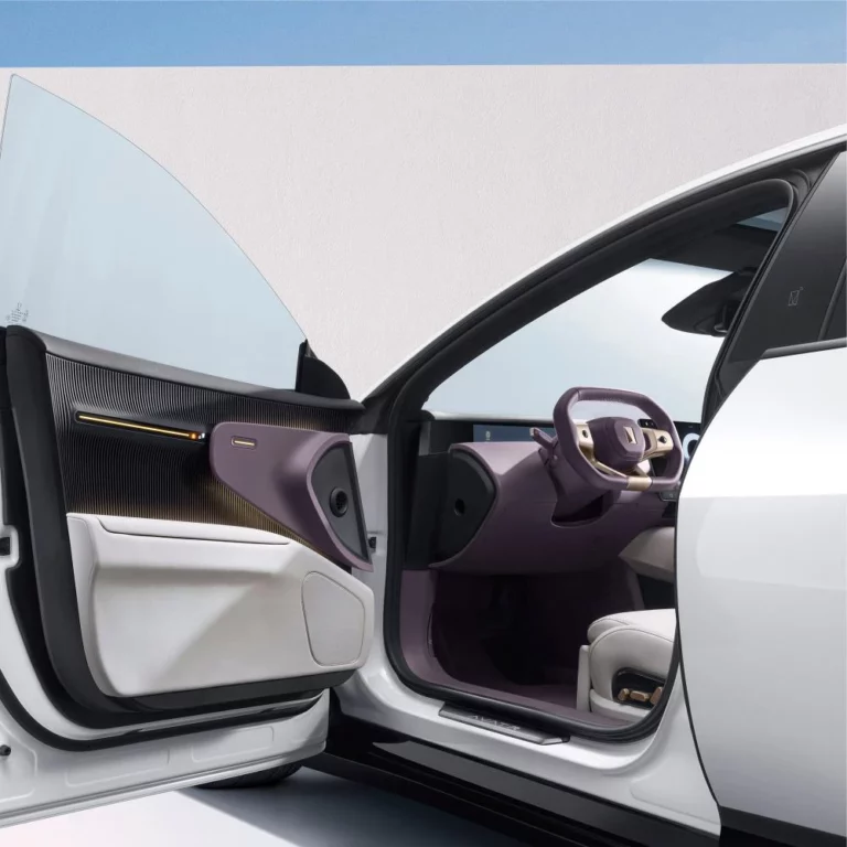 AVATR 12 driver side door