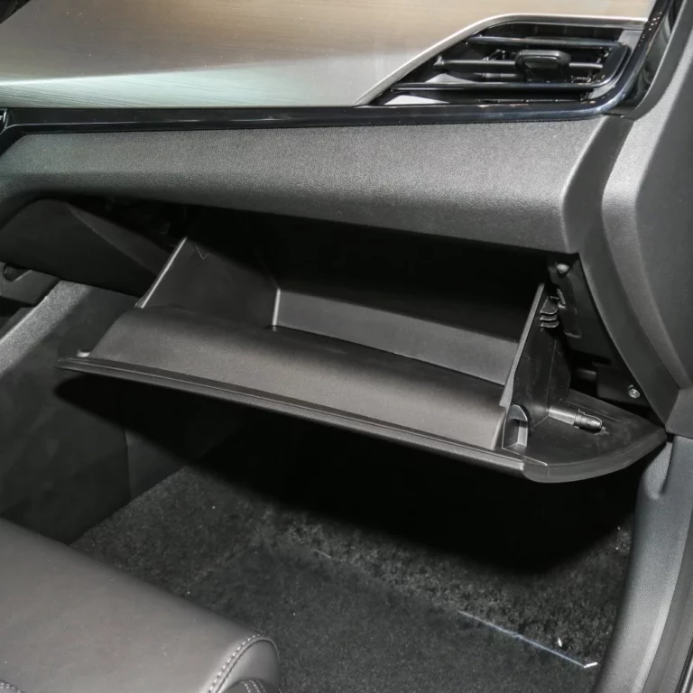 Changan Eado glove compartment