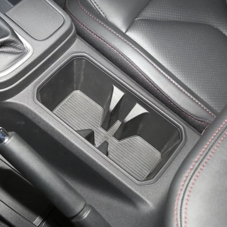 Changan Lantazhe cup holder