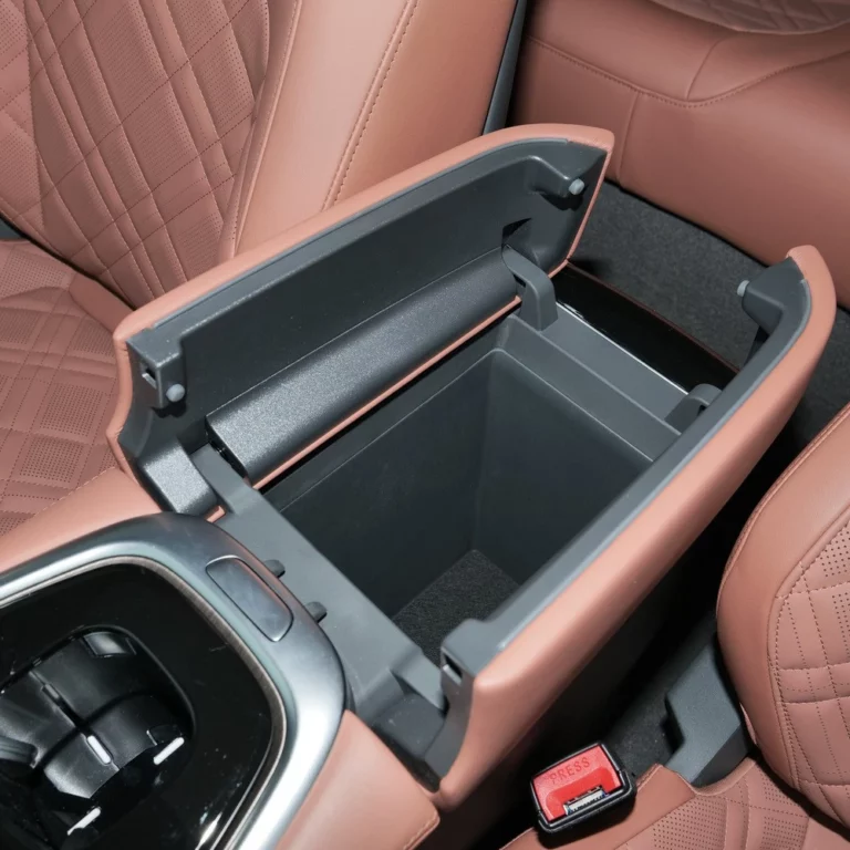 Changan Nevo A07 central storage bin