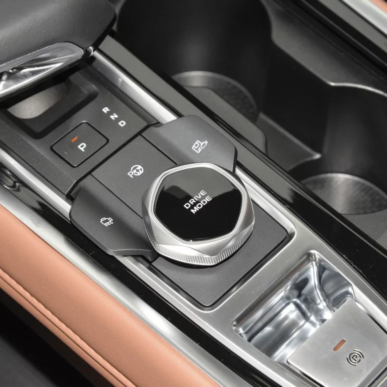 Changan Nevo Q05 central console shifter area