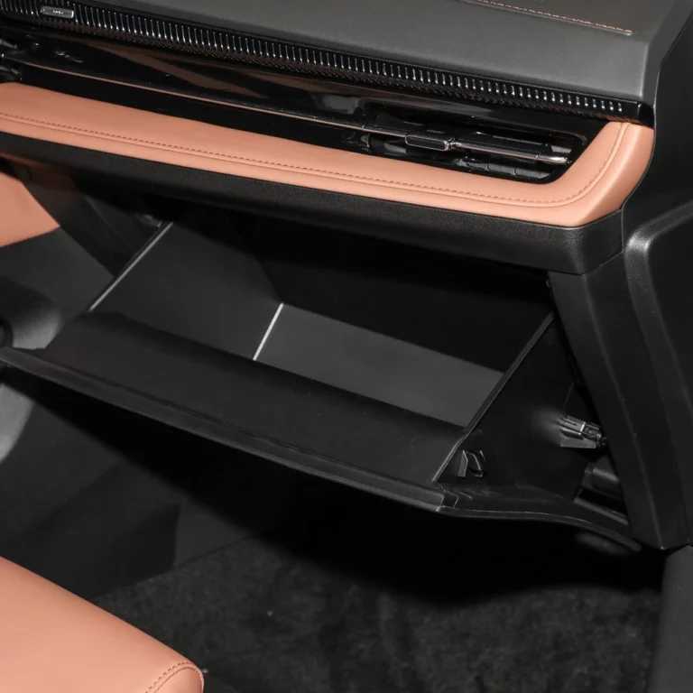 Changan Nevo Q05 glove compartment