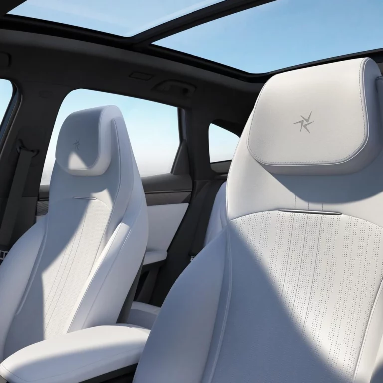 Geely Galaxy L7 sunroof