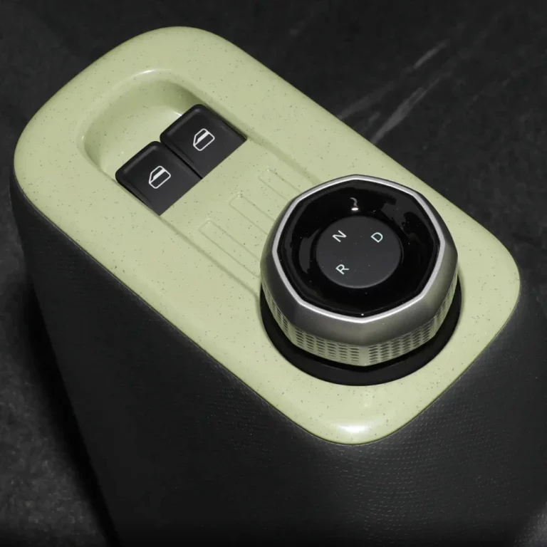 Geely Panda Mini central console shifter area