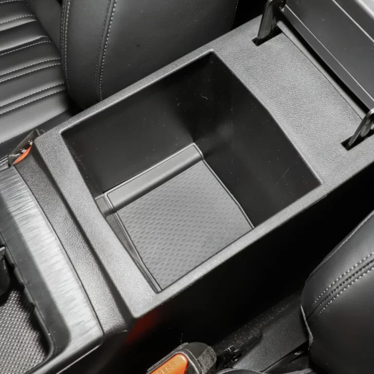 Haval H5 central storage bin