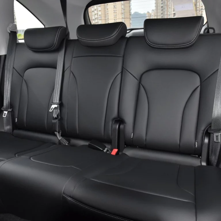 Haval M6 back seats