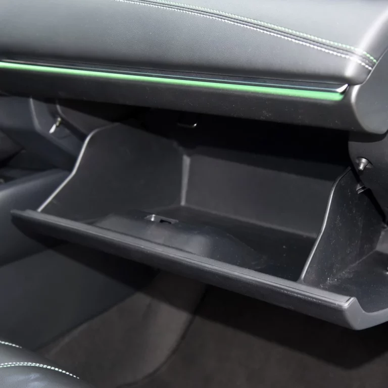 Honda eNP1 glove compartment