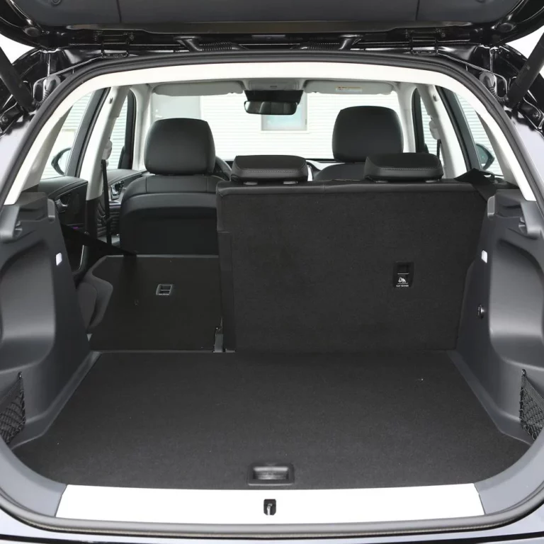 Hongqi HS5 trunk