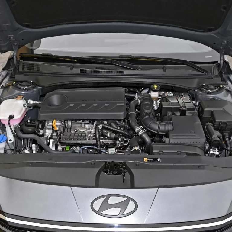 Hyundai Elantra engine compartment