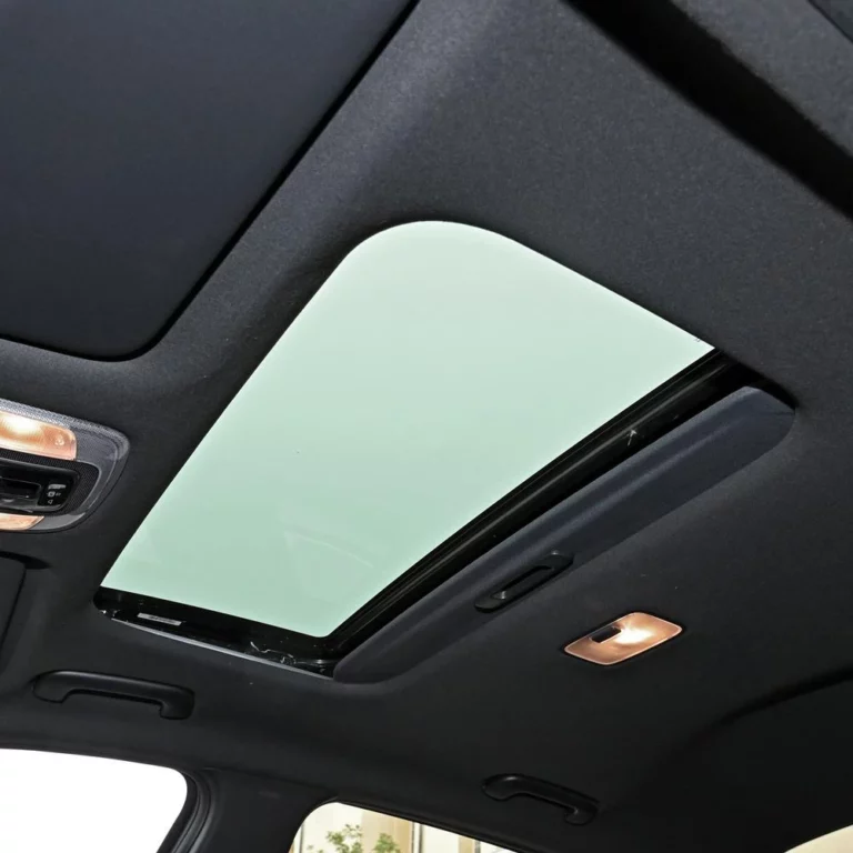 Hyundai Elantra sunroof