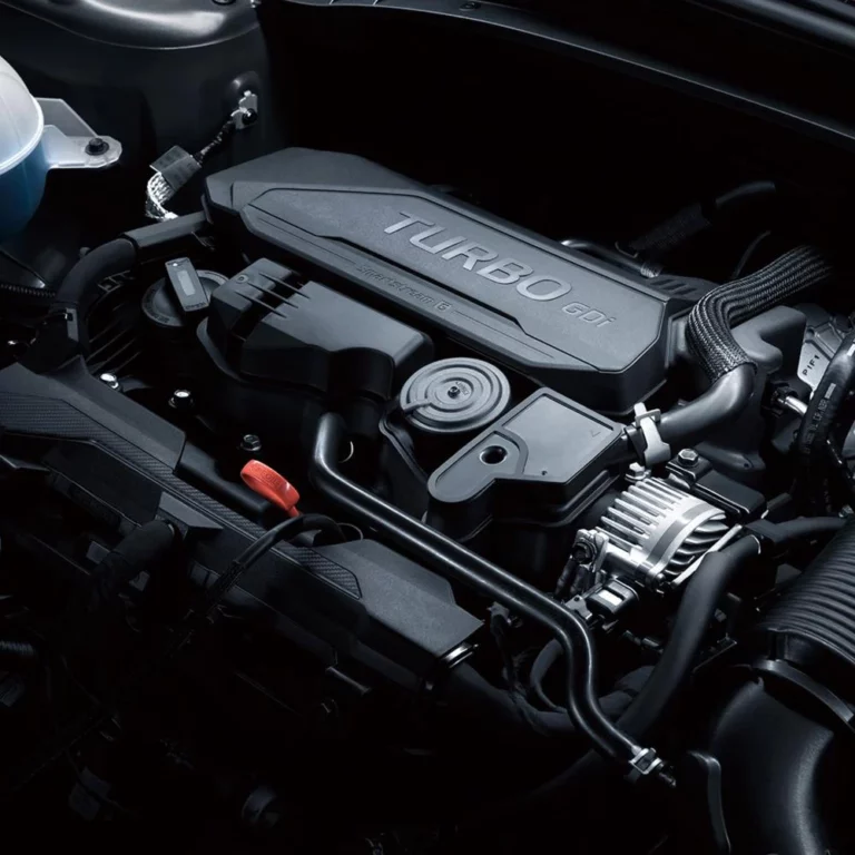 Hyundai Tucson engine compartment
