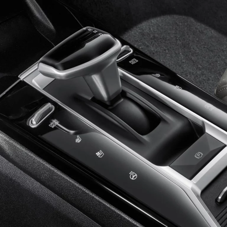 KIA K3 central console shifter area