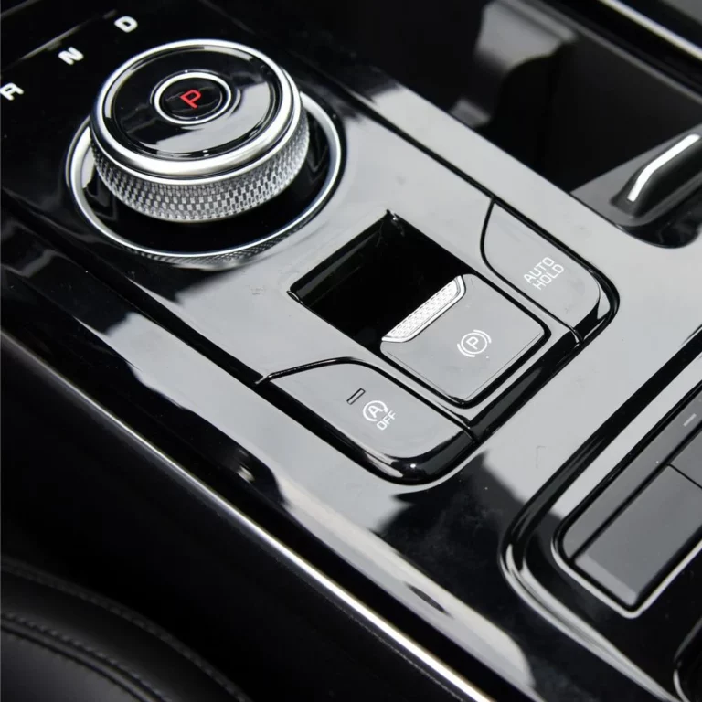 KIA K5 central console shifter area