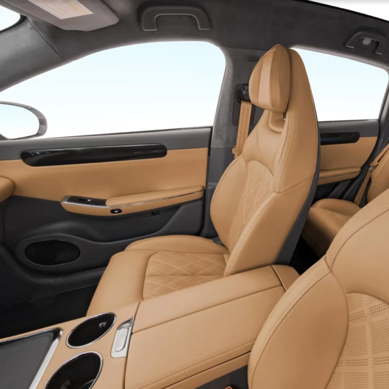 Leapmotor C01 front seats
