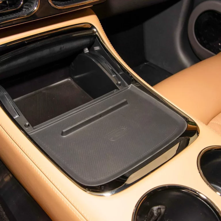 Leapmotor C01 in-car wireless phone charger