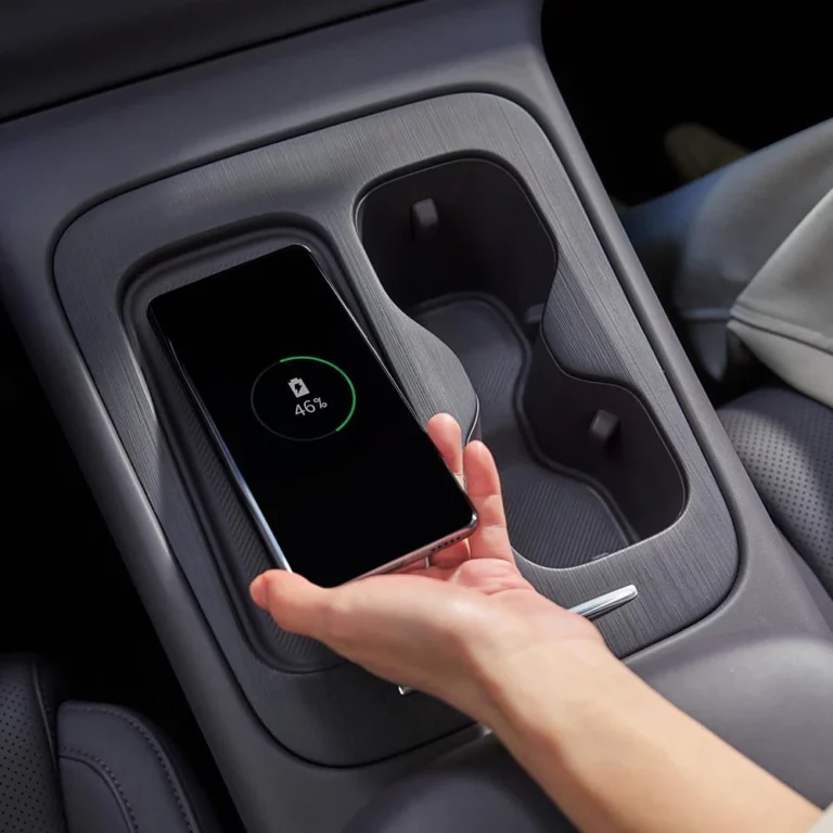 Leapmotor C10 in-car wireless phone charger