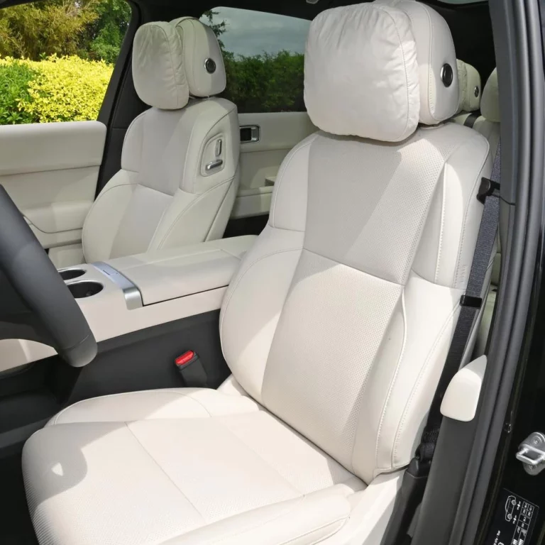 Li Auto L7 driver's seat