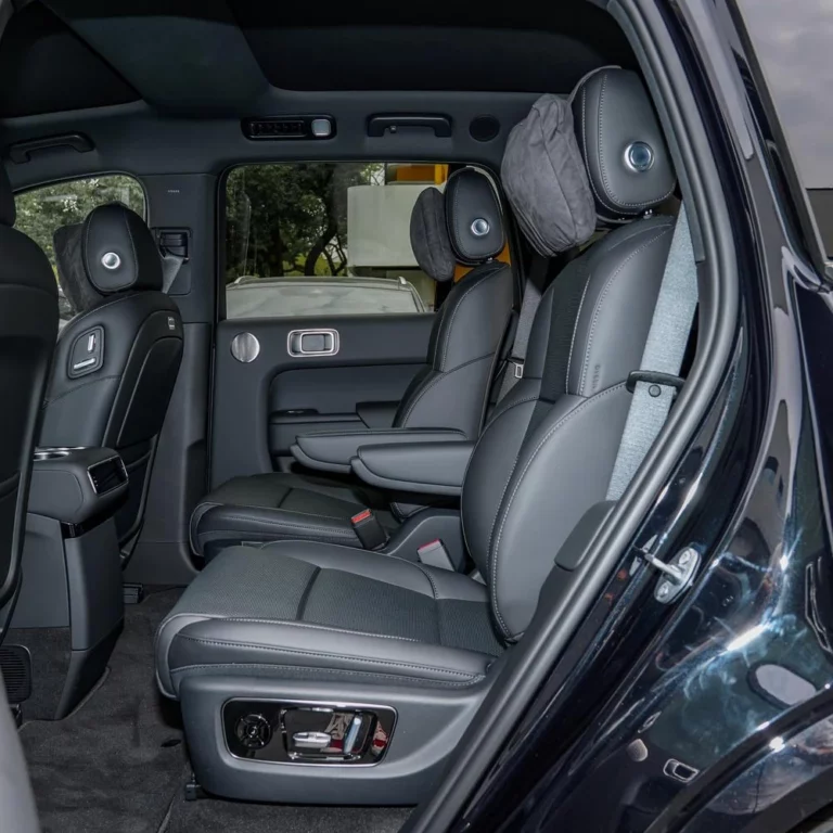 Li Auto L8 back seats