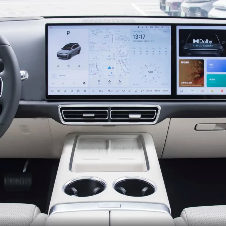 Li Auto L8 central console display