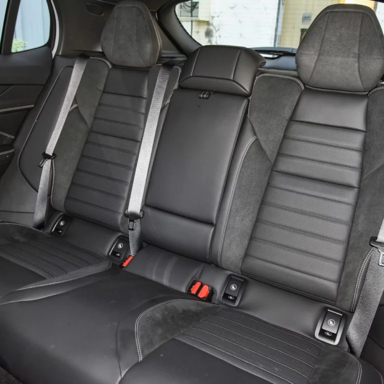 Lynk & Co 01 back seats