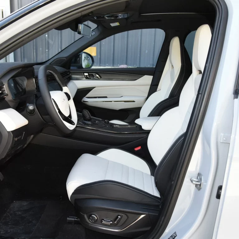 Lynk & Co 01 driver's seat