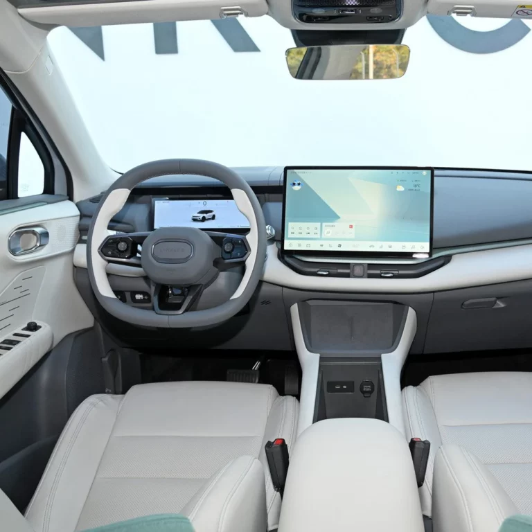 Lynk & Co 06 inner view