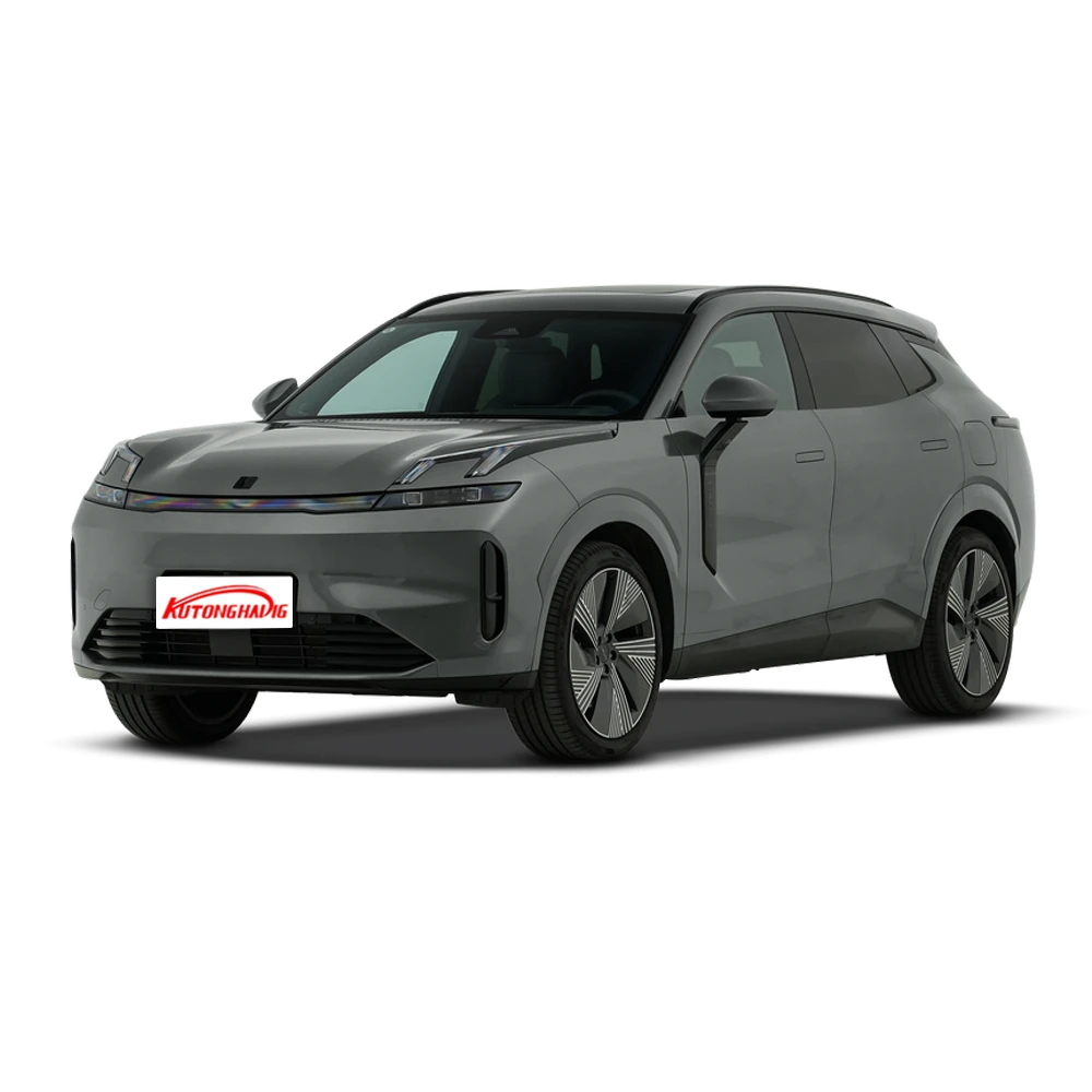 Lynk & Co 08 front left