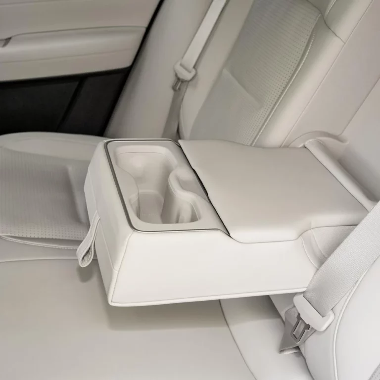 NIO ES6 back seats cup holder