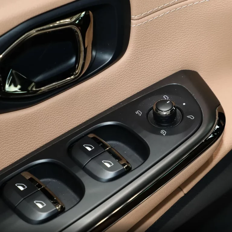 NIO ES8 window control panel