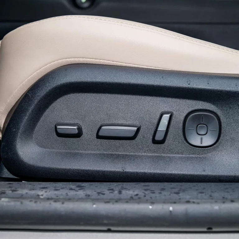 NIO ET5 Touring electric seat control