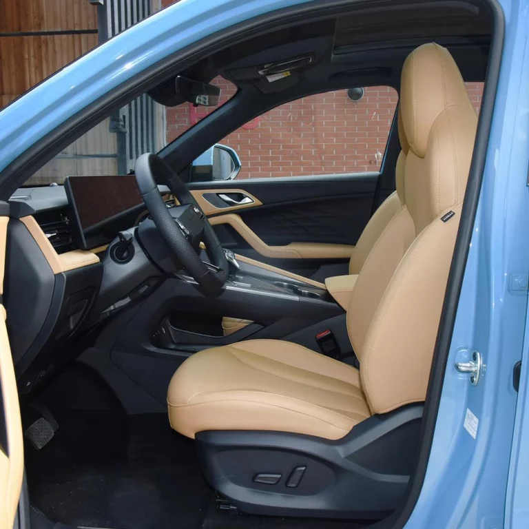 Roewe eRX5 driver seat
