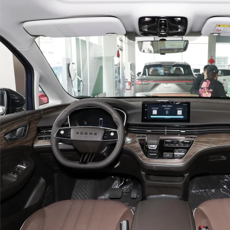Roewe iMAX8 inner view