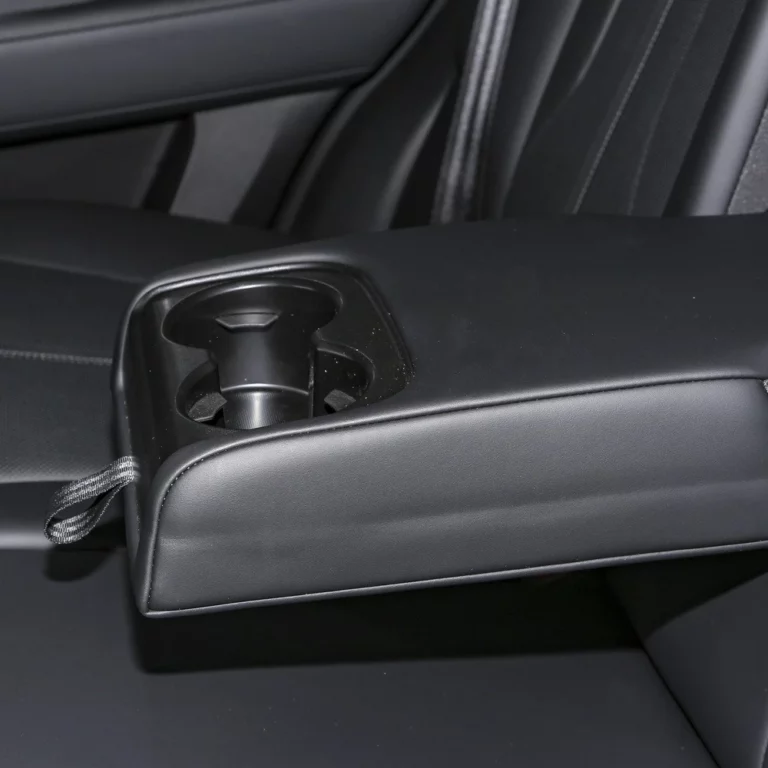 Tank 400 back seats cup holder