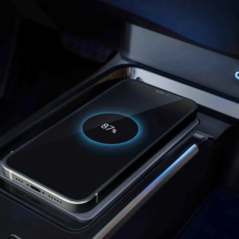 Toyota Camry In-car Wireless phone charger