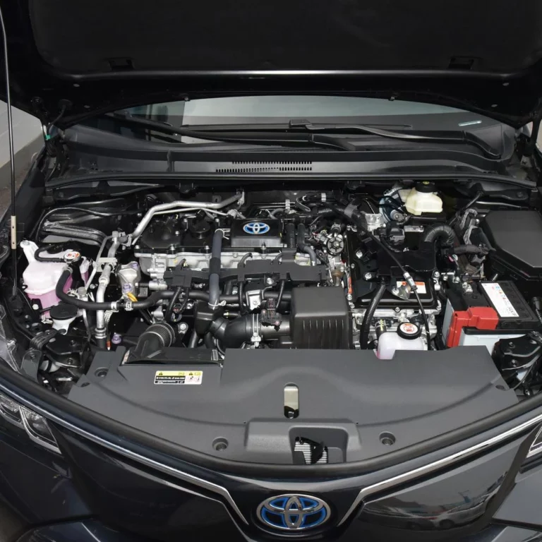 Toyota Corolla motor compartment