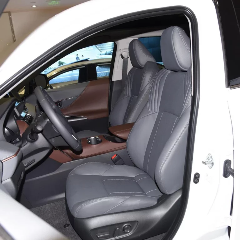 Toyota Harrier driver's seat
