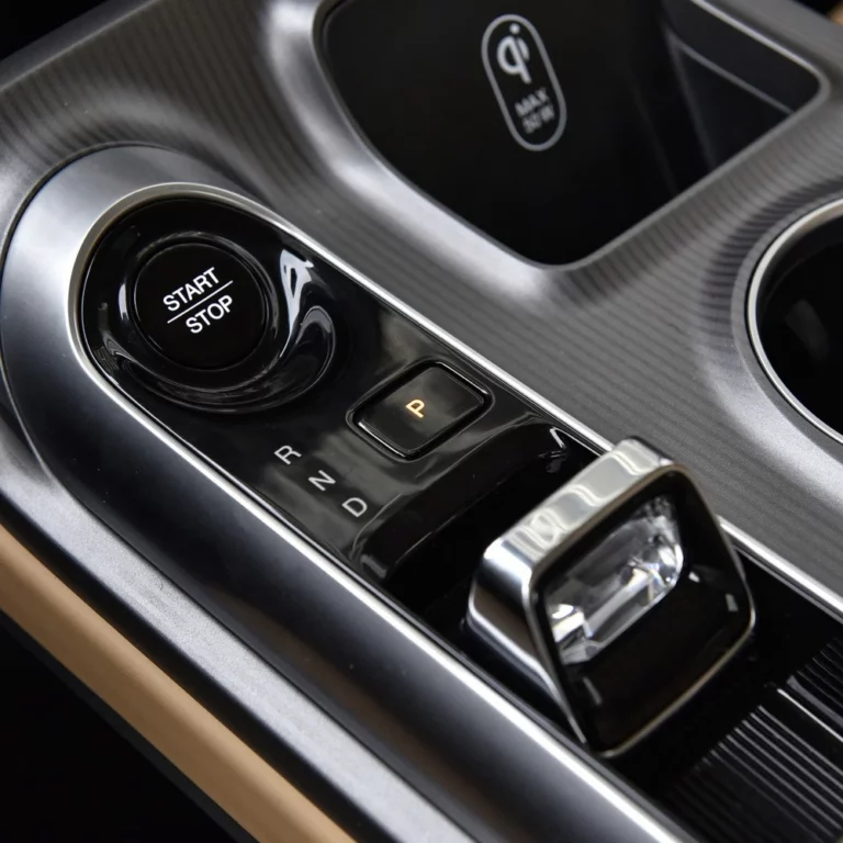 Trumpchi E8 central console shifter area