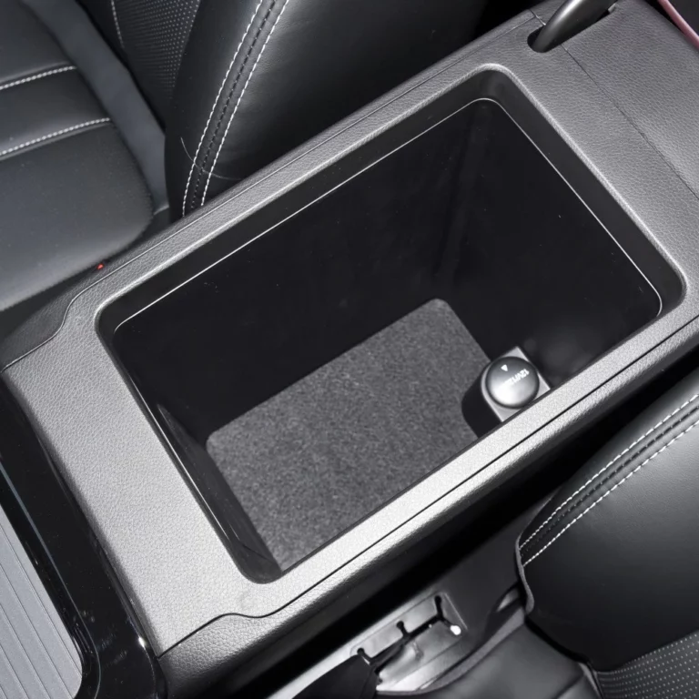 Trumpchi GM6 central storage bin