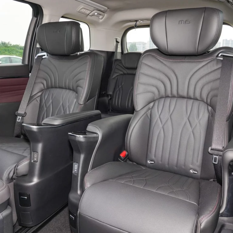 Trumpchi M8 middle seat