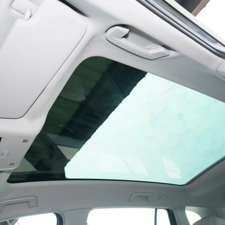 Volkswagen ID.6 sunroof