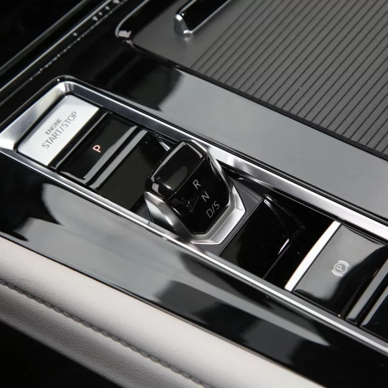 Volkswagen Teramont central console shifter area