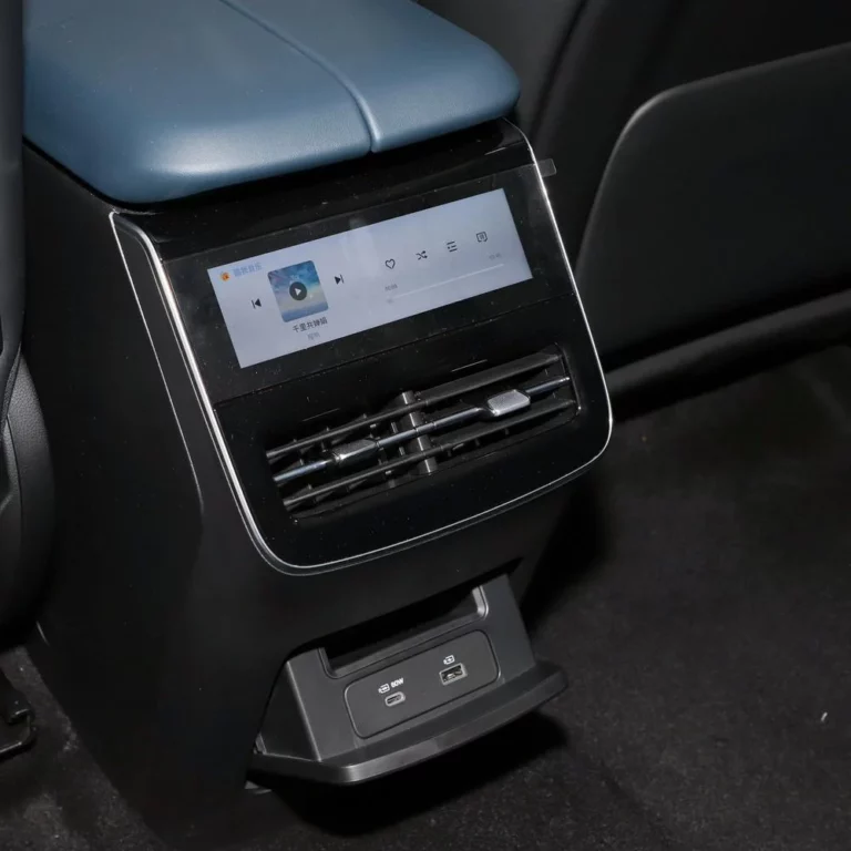 Voyah Free back seats air vent