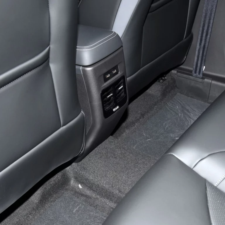Xpeng G3 back seats air vent