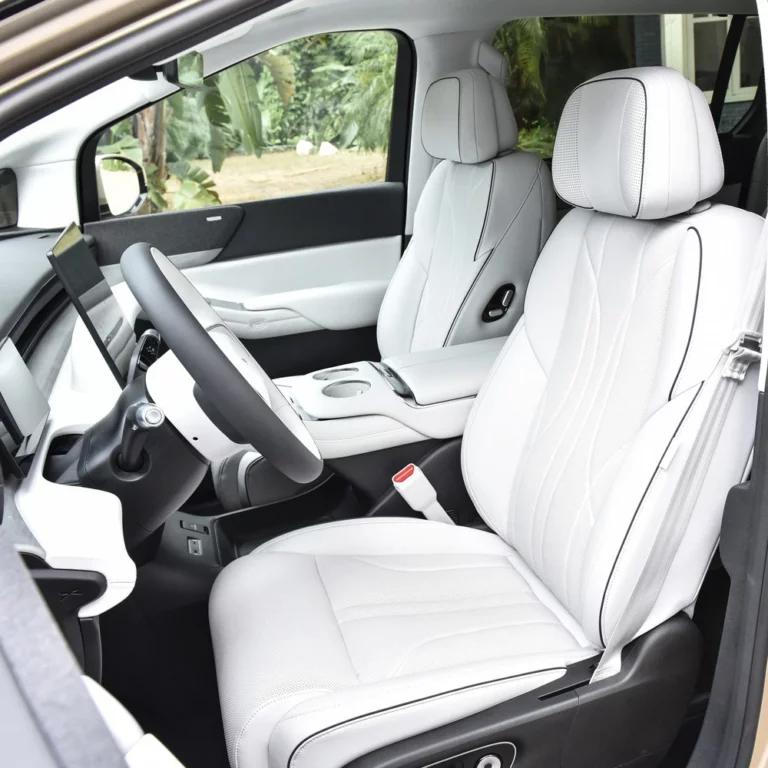 Xpeng X9 driver seat