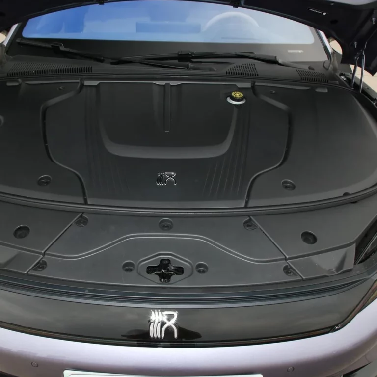 byd han Motor Compartment