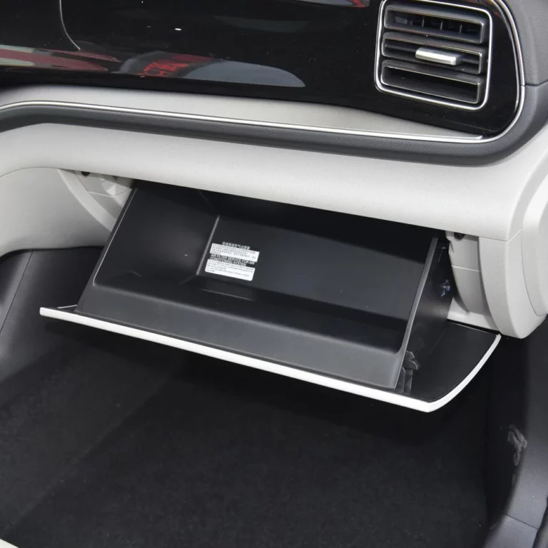 byd qin plus dmi glove compartment